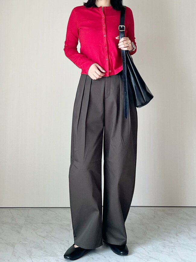 「形がめちゃくちゃ綺麗！」「色違いで買います」GUの“楽ちんワイドパンツ”ぽわんと膨らんだシルエットが可愛い！「お腹まわりもすっきり見える」