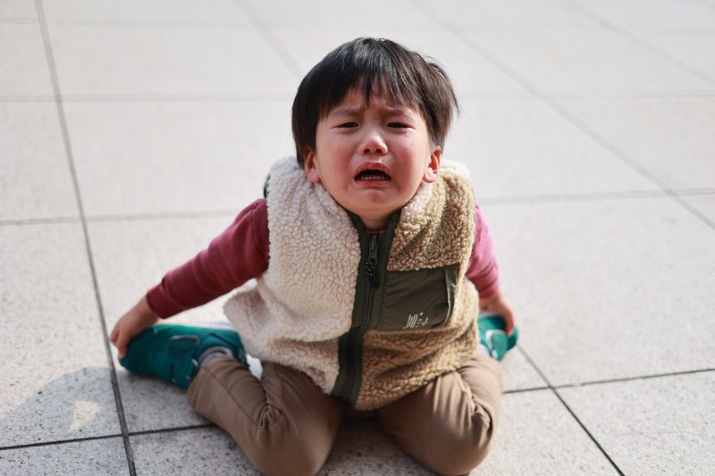 てぃ先生の「強い子にしたいから助けない」が逆効果で子どもが弱くなる理由