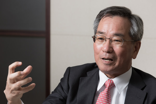 クラレ社長に聞く、財務の優等生企業が抱える贅沢な悩み