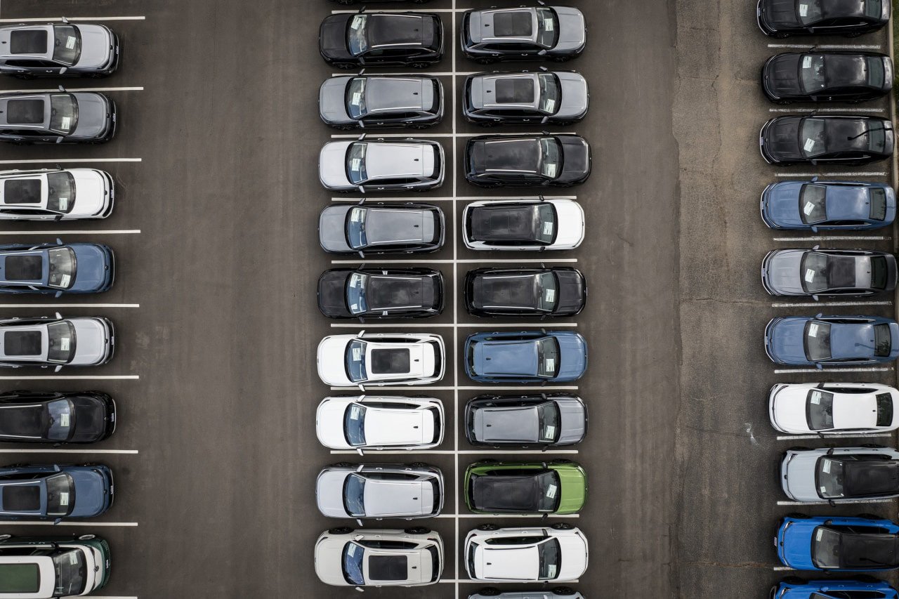 米自動車市場、価格高騰で消費者に変化　中古車購入やローン長期化も