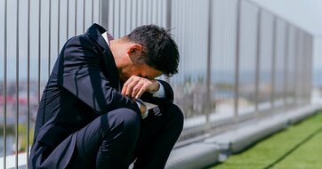 従業員の不満投稿が多い「ブラック企業」ランキング2025上半期【銀行・証券ワースト9】3メガ、大手証券で上位企業は？