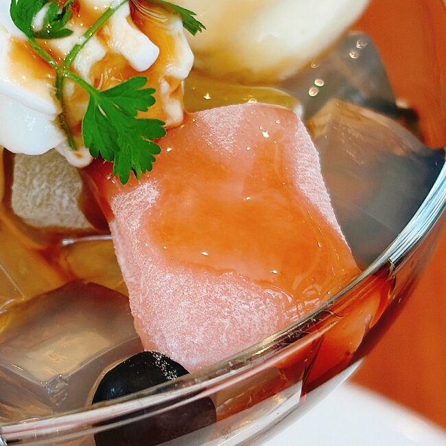 「美味しい、止まらないよぉ」ロイヤルホストの“よくばりスイーツ”幸福感がえげつない！「今後、デザートはこれでいい」「いっちゃん美味くて感動」