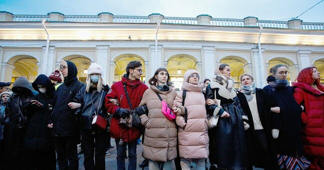 ウクライナの軍事行動に対するロシアのサンクトペテルブルクでのデモ,プーチン氏最大の賭け、ロシア復活に執念
