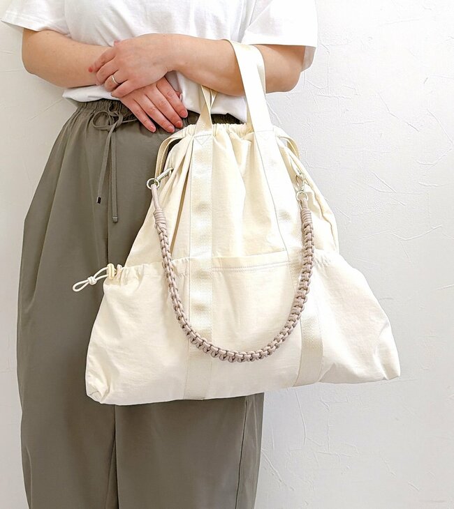 「3色全て購入しました」「とても可愛い」ハニーズの“大容量バッグ”ポケットたくさんで使いやすい！「一目惚れして買いました」《購入レビュー》