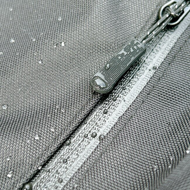 え、2900円って嘘でしょ…!?ワークマンの“疲れにくいリュック”が理想すぎる！「収納が多くて、とても便利！」「ブランド物より軽くて機能的」