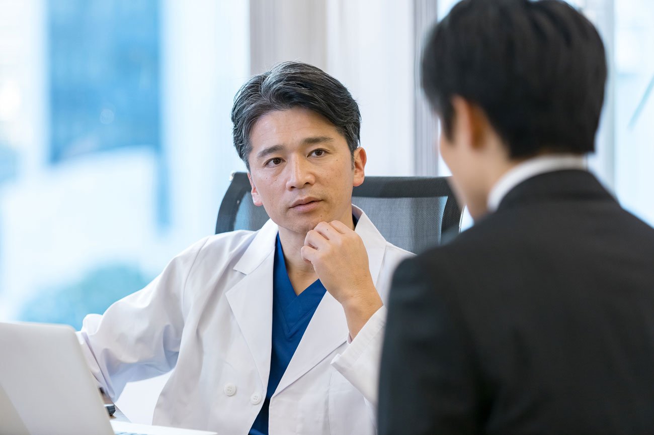 医師の診察シーン