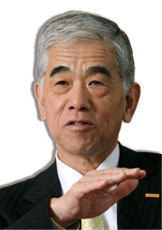 繊維産業は先細りではない<br />先端素材で成長路線へ回帰<br />東レ次期社長(現副社長、6月末就任予定) 日覺昭広