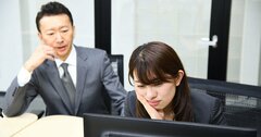 手柄を横取り、自慢話ばかりのウンザリ上司にどう対応するか？