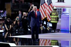 トランプ氏が指名受諾演説「全ての国民に仕える」