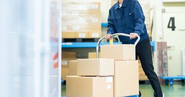 40代タイミーおじさんが宅配便の営業所で早朝スキマバイト！荷物を仕分けしながら“心配になった”ワケ