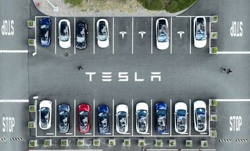 マスク氏、ESGは「とんでもない詐欺」 株価指数からテスラ除外で