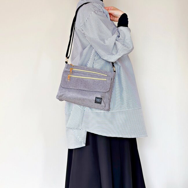 もうポーチいらないかも…！しまむらの「ポケットいっぱいバッグ」収納力が異次元すぎる！お財布がわりにも使えて便利！