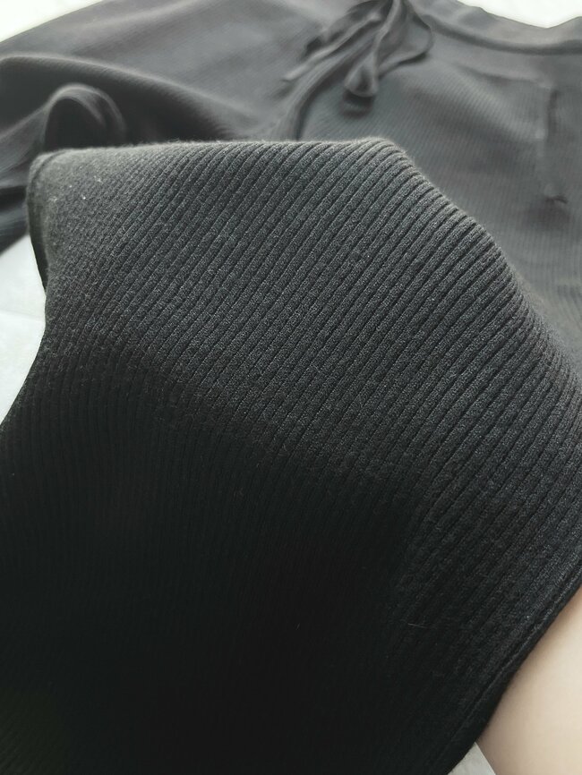 「すごくお腹がラク」ユニクロの“ビヨーンと伸びるパンツ”びっくりするほど着心地がいい!「色違いも買いたい!」「はいてないくらい楽」