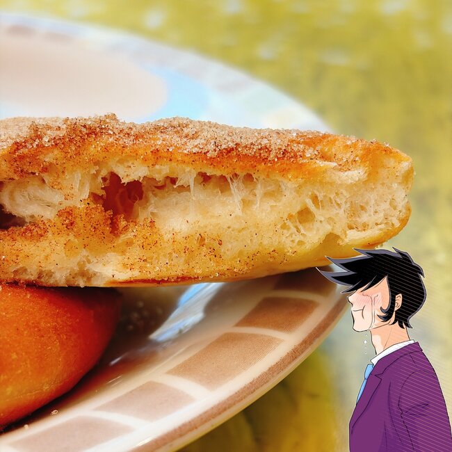 「ドカ盛りでワロタ」サイゼリヤの“450円デザートセット”シナモンシュガーの量が規格外なんだけど!「どう見ても多すぎるだろ」「山みたいになってる」