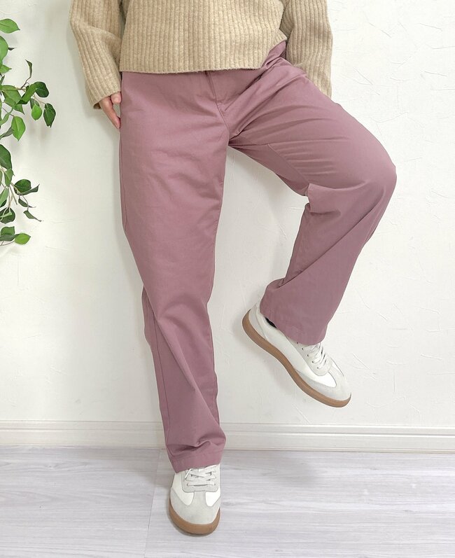 「最高のパンツ、ストレス無し」無印良品の“1990円パンツ”が1年中使える名品だった…！「太もものシルエットを拾わない」「形が本当に綺麗」