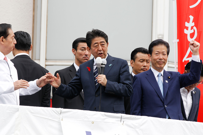 希望と民進が自爆、結局「自民有利」という構図の情けなさ