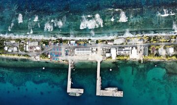 中国に対抗する米沿岸警備隊、本土を遠く離れて