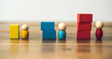 「累進課税は貧しい人々が成功者の足を引っ張る卑しい税制」ハイエクの言い分は本当なのか?