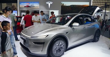 テスラ、中国事業の売却検討　スペースXとの合併へ布石か