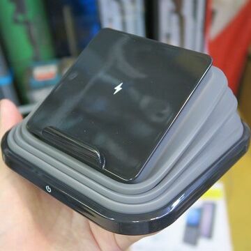 1100円で売っているスマホをワイヤレス充電できるルームライト