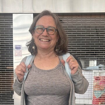 イラン戦争で混乱する空の便、順応する乗客