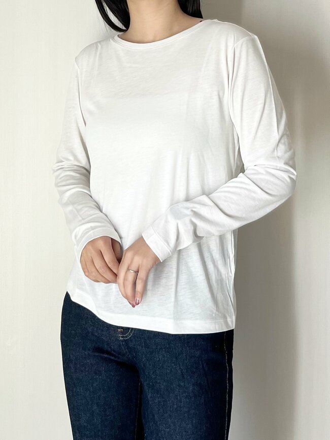 絶妙な透け感がたまらない!無印良品の「ふんわりトップス」華奢見えする上に、ロングシーズン着回せます!