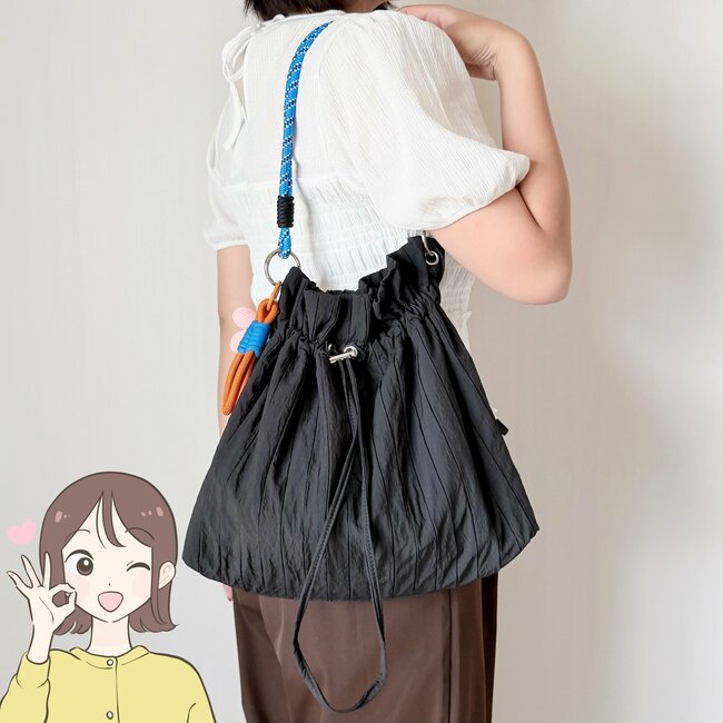 ペットボトルや折りたたみ傘がすっぽり！しまむらの「ガバッと開く大容量バッグ」ぽわんとしたフォルムが可愛い！《購入レビュー》