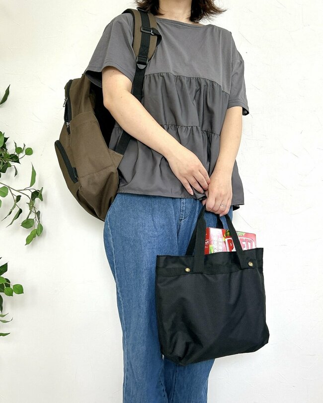 レビュー高評価なのも納得！ハニーズの“やわらかバッグ”高見えなのに楽ちん！「電車の中でも邪魔にならない」「物が迷子にならずに済む」