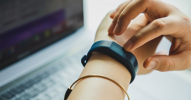 歩数や消費カロリーを計測し健康管理をサポート!「ウェアラブル端末」 11選