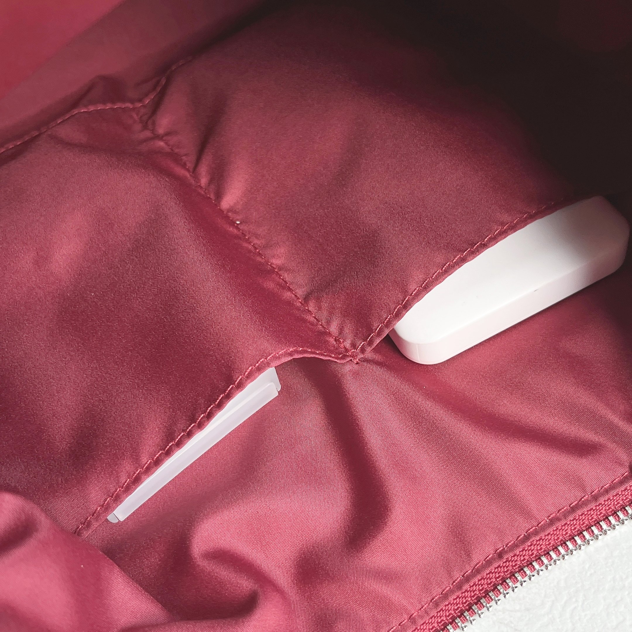 「購入して大正解でした！」GUの“大容量バッグ”オシャレなのにノートPCまで入って収納力すごい！「お出かけには欠かせません」「高見え！サイズ感も良し！」