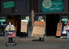 コロナで「危険手当」要求、対応に悩む米スーパー