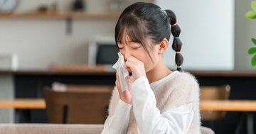 人体は花粉やほこりも敵とみなしてしまう。病原体と戦う免疫系の“やりすぎな防衛本能”
