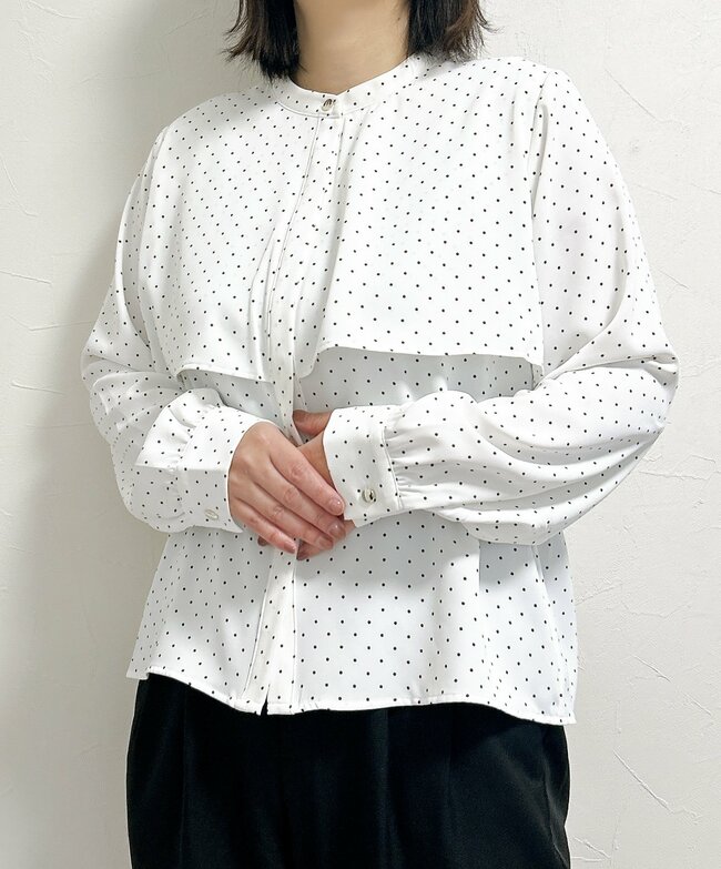 後ろ姿までかわいすぎる…！ハニーズの“ふんわりトップス”サッと羽織るだけで華やかなんです！「発売されてすぐ買いました」「前後どちらから見ても可愛い」