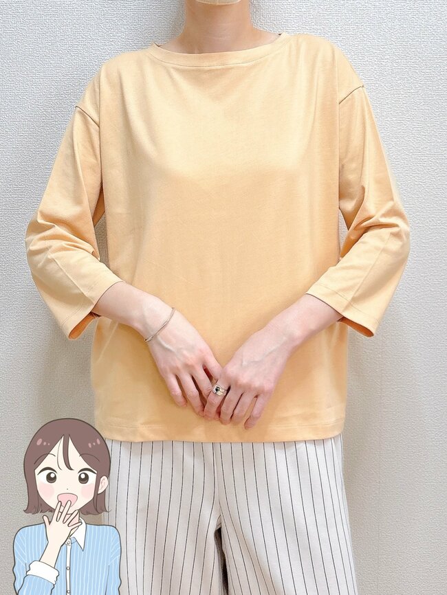 「5枚愛用してます」「一年中着ていたい」無印良品の“990円トップス”万能すぎて何枚でも欲しくなる!「シンプルだけど頼れる一枚」