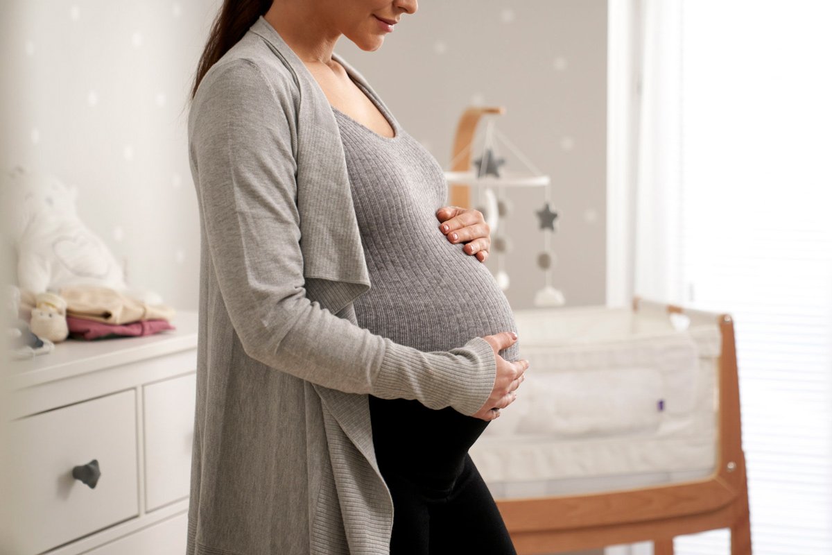 妊婦さんには「少なくとも4人」困ったときに頼れる人が必要【東京都医学総合研究所の調査より】