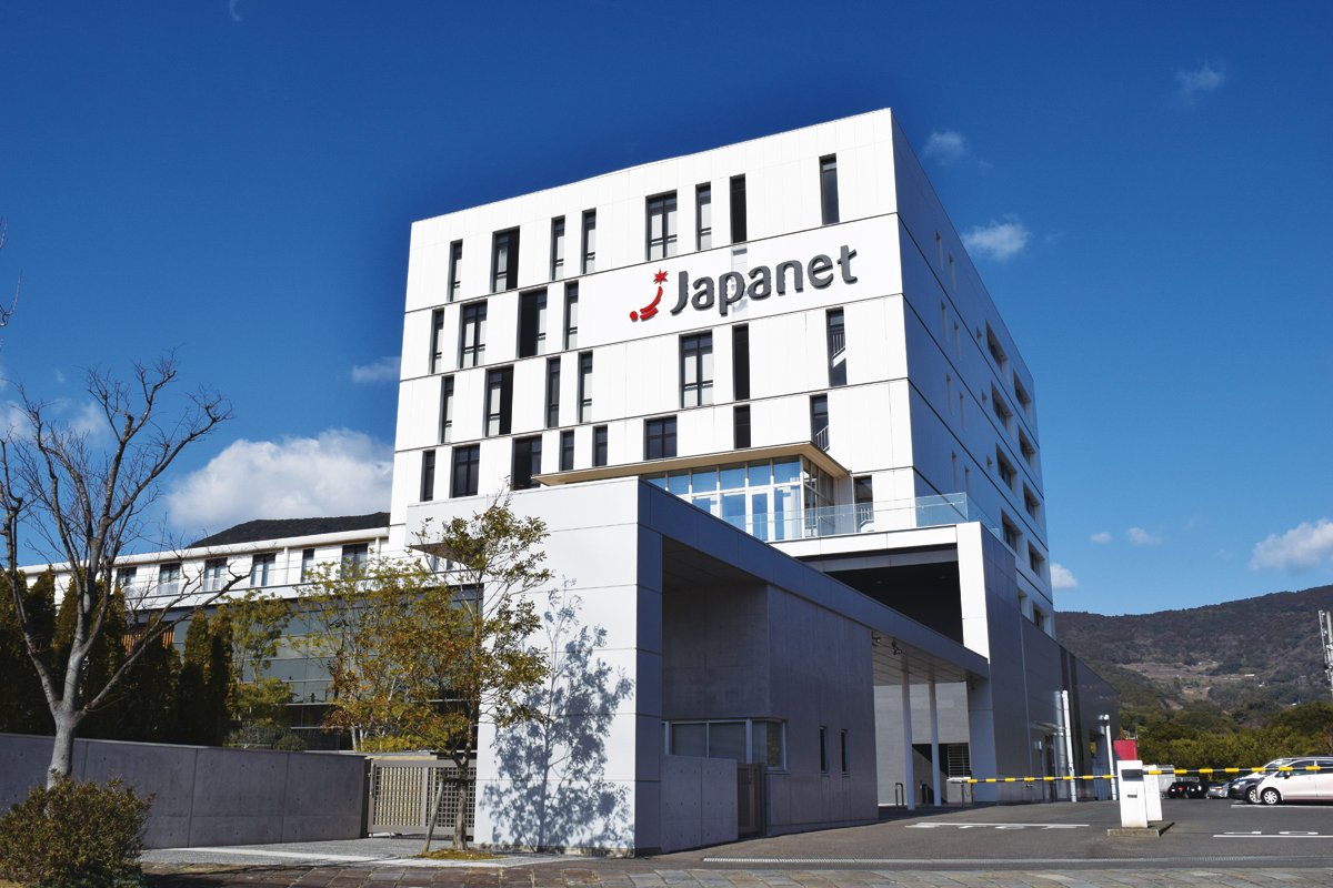 ジャパネット創業家親子が今だから話せる事業承継の真実「なぜ父は息子に全てを託し身を引いたか」