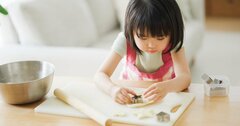 【小児科医が教える】「幼い頃から料理する子、しない子」。成人後に表れる違いとは