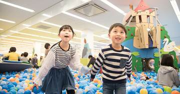 なぜ家具店は、買い物中の子どもを「60分無料」で預かるのか？