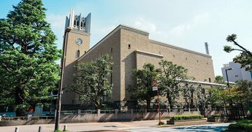 早稲田大学の近くにある国際学生寮で、なぜ慶応生の住人が増えているのか?