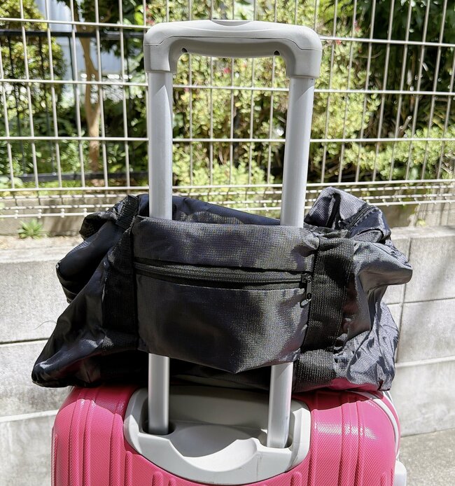 2泊分の荷物が入った!ダイソーの「ガバッと開く大容量バッグ」小さく畳めて天才すぎる!《購入レビュー》