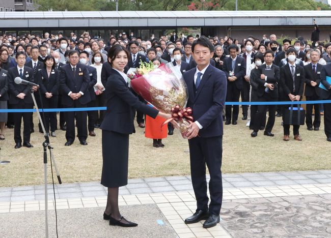 「ググっても何が本当かわからない…」斎藤知事“まさか”の再選を後押ししたSNS混沌の内実