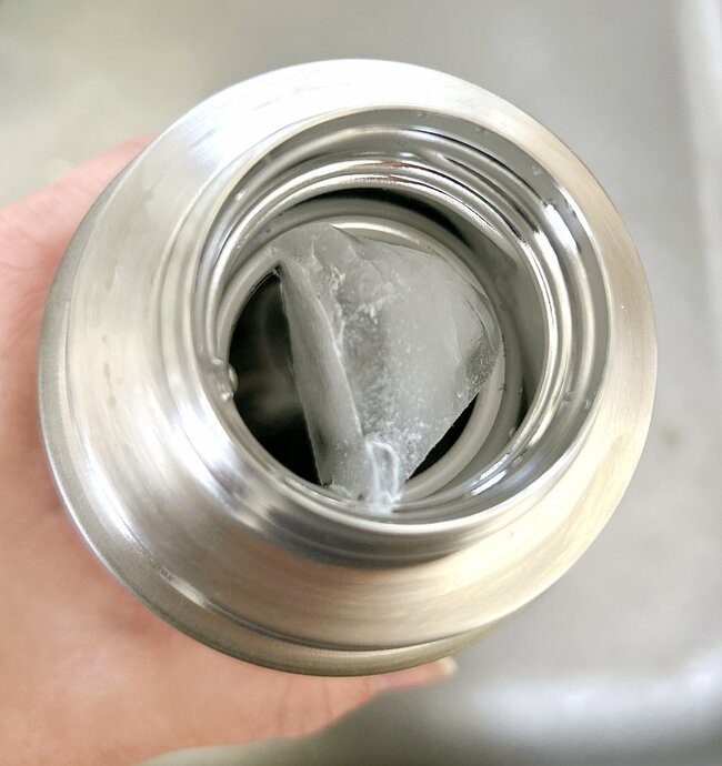 ニトリの“山頂でカップ麺が食えるボトル”の保温力がすごすぎる…!「12時間たってもアツアツです」「キャッチコピーに偽り無し」