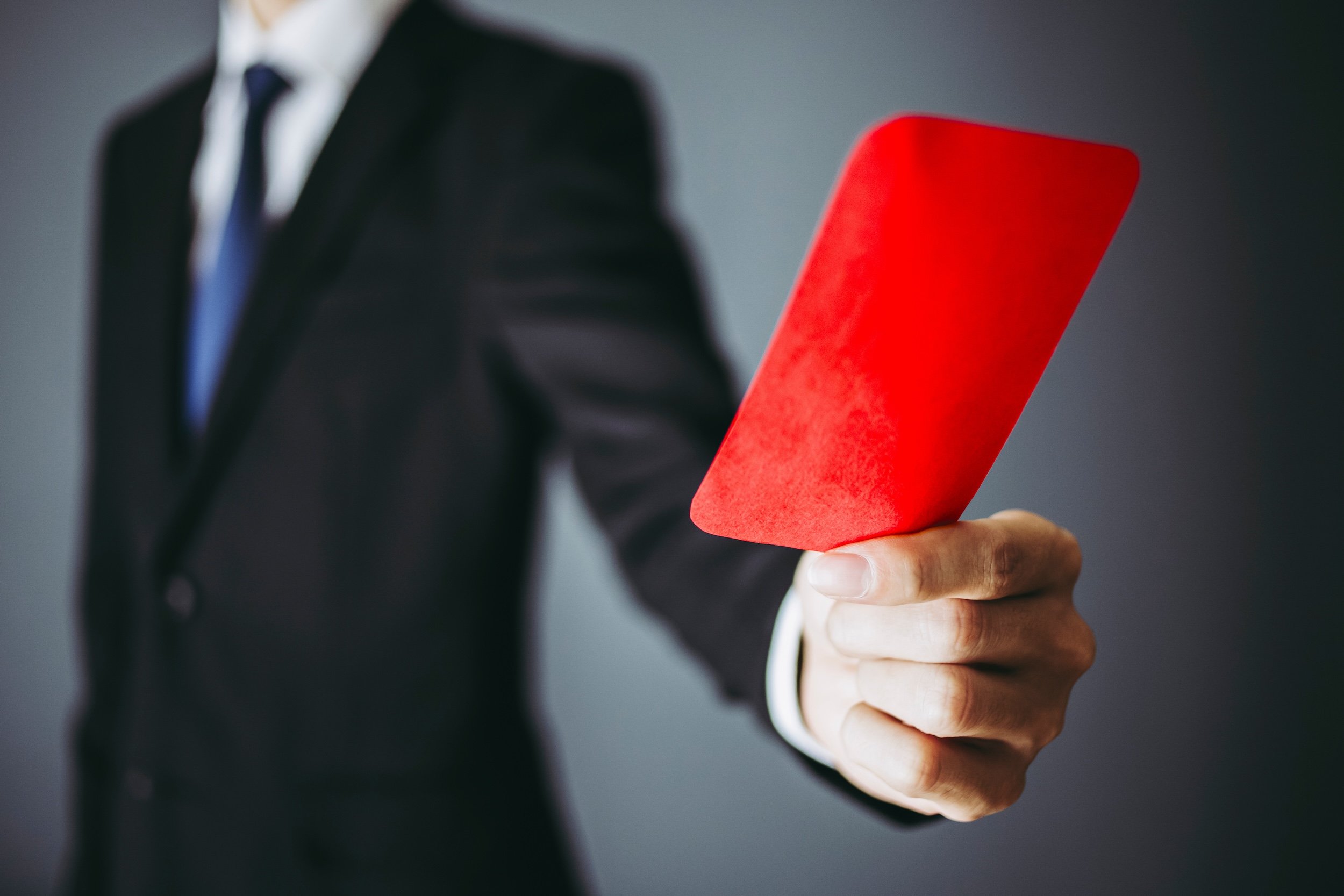 【一発アウト】ダメな社員は、他社の商品を褒める。じゃあ、一流の社員は?