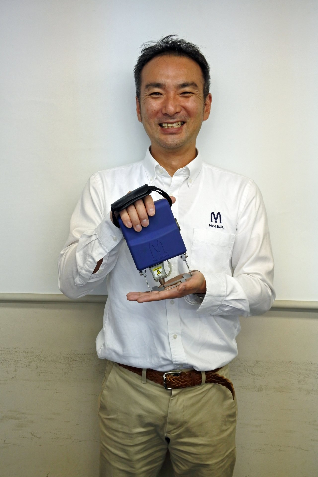 創業100年の刻印機メーカー、経営難を乗り越え14カ国に販売網広げた社長の手腕
