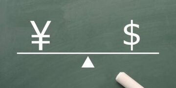 海外でクレジットカードを使うなら「MasterのほうがVisaより得」というのは本当か!?　国際ブランド別に1年間360日分の為替レートを比較して検証してみた！