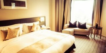 宿泊予約サイト「Booking.com」や「一休.com」の上級会員になれるクレジットカードをまとめて紹介！レイトチェックアウトなどの特典をお得に使おう！