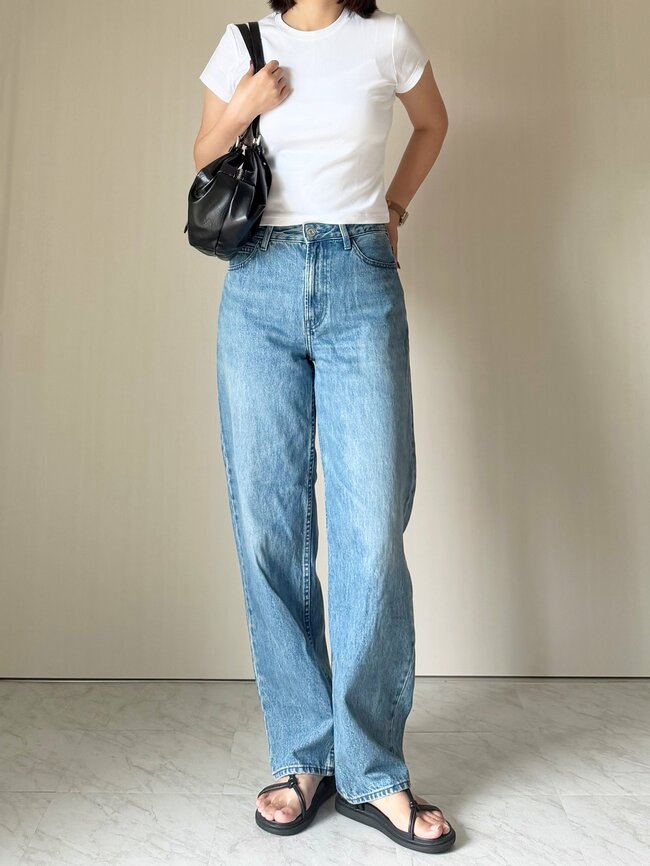 「色違いで3枚持ってます」「去年に引き続きリピート」ユニクロの“レビュー絶賛Tシャツ”デザインも着心地もバツグンです!「脚が長く見えます」「着痩せして見えました」《着用レビュー》