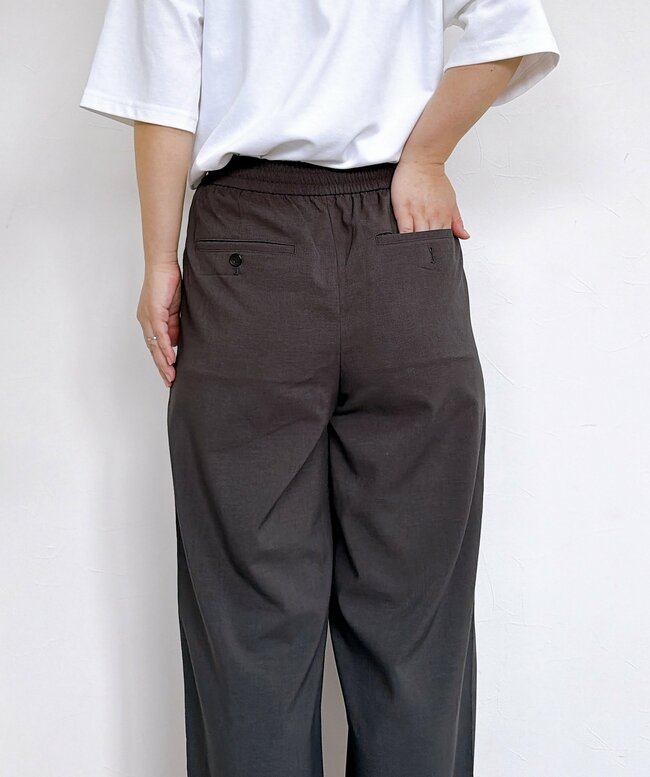 【ユニクロ】「結局3本買い」まとめ買い続出の“2990円ワイドパンツ”が大好評「今年はこればかり」「酷暑に最適」《購入レビュー》