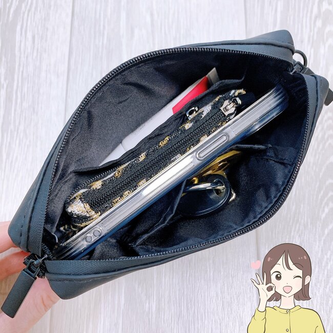 診察券やカードが70枚も入った!無印良品の“万能すぎるポーチ”お財布代わりにも使えて優秀!「お出かけに必須」「買って良かった」「色違いで2点購入しました」【購入レビュー】