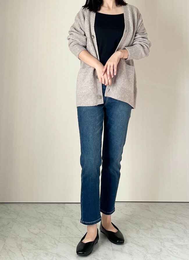 デニムなのに動きやすくて感動…!cocaの「びよーんと伸びるパンツ」シルエットが綺麗で、脚のラインがスッキリ見えるんです!